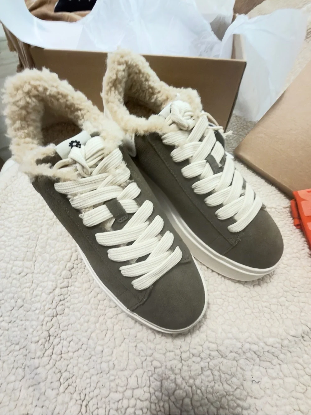 ASH Women's Moby-Be Kind Platform Sneaker- military/gardenia Fur lined size 10.5